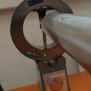 Detail na meraciu hlavu